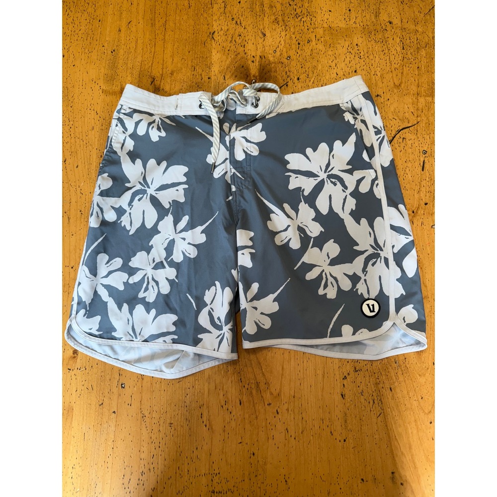 Vuori Cruise 32 Grey Floral Boardshorts Mens Swim Trunks V314 Drawstring Summer